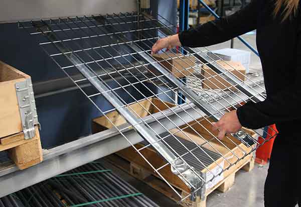 Axelent Shelfstore mesh shelf panels is a safe and stable product for warehouses of all sizes
