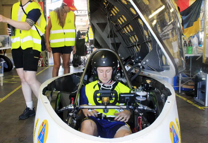 JU Solar Team shines in the Bridgestone World Solar Challenge